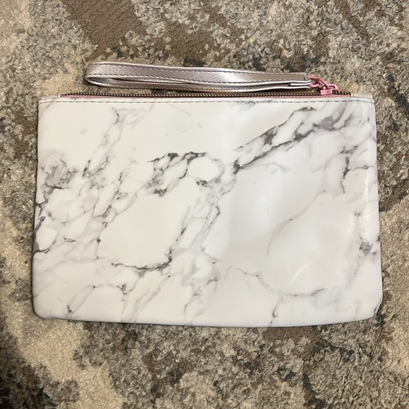 Ipsy Bag - Picture 2 of 3